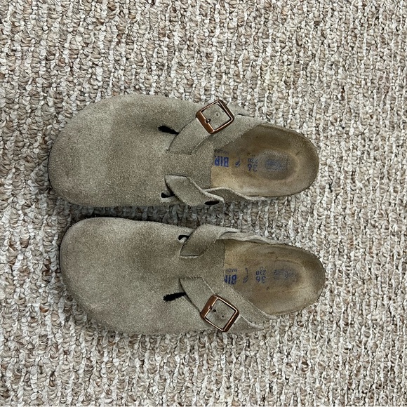Birkenstock Shoes - Birkenstock Boston Clogs in Taupe Soft Suede size 36
I